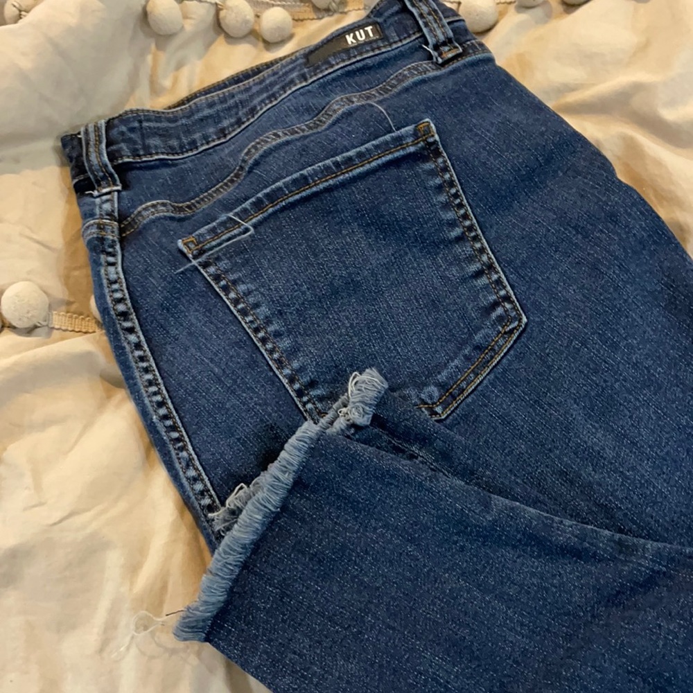 High rise frayed hem skinny leg jeans